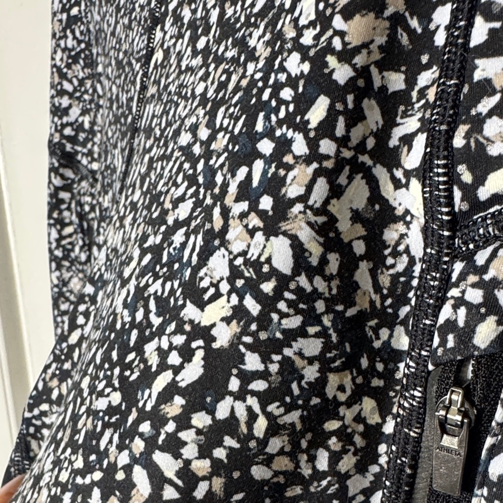 Athleta Rainier Tight Fleece Lined Leggings Zip Pockets Black Print Size S - Picture 5 of 10